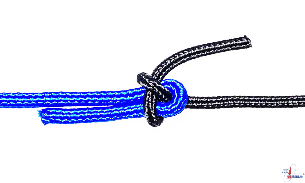 Der einfacher Schotstek dient zum Verbinden zweier ungleich starker Tampen.