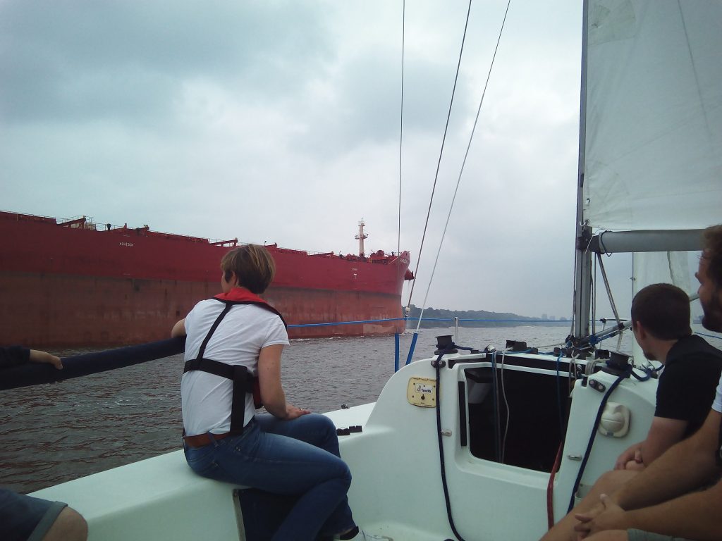 Segeln lernen und Supertanker sehen