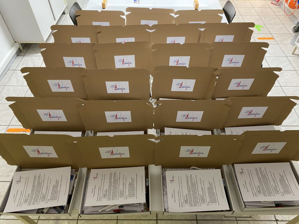 Maxi-Briefe mit den LIVE-Kurs-Sets - versandbereit!