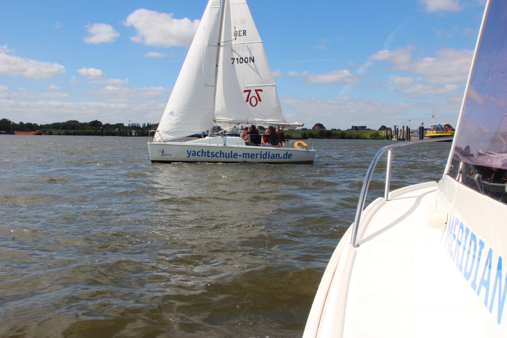 Segeln und Motorboot fahren mit der YACHTSCHULE MERIDIAN
