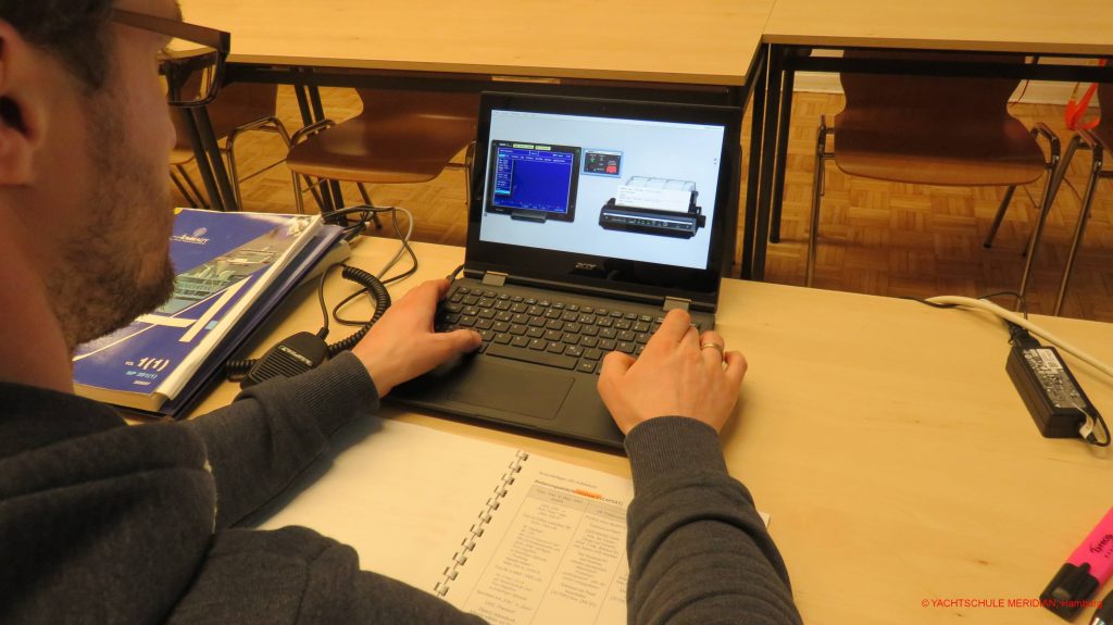 Seefunkausbildung LRC an Inmarsat C Terminal