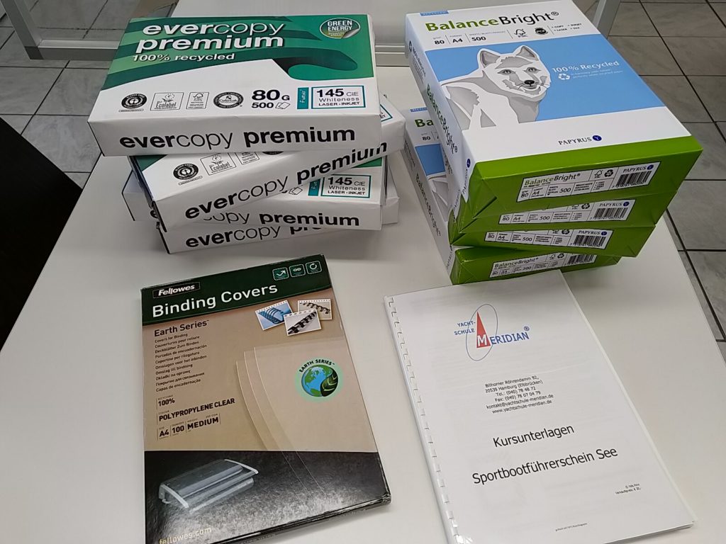 Kursunterlagen aus Recycling-Papier und Recycling-Deckfolien