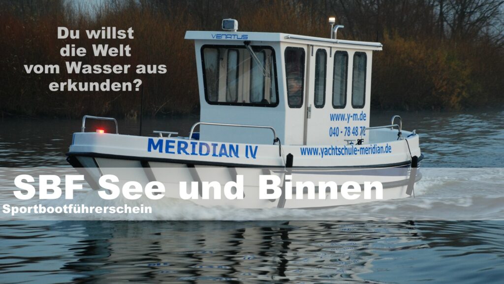 Fürs Fahren mit dem Motorboot brauchst du den Bootsführerschein.